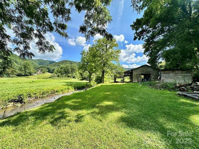 651 Lower Stecoah Road, Robbinsville, NC 28771.  MLS# CAR4293028, YatesRealty ID 32477. 