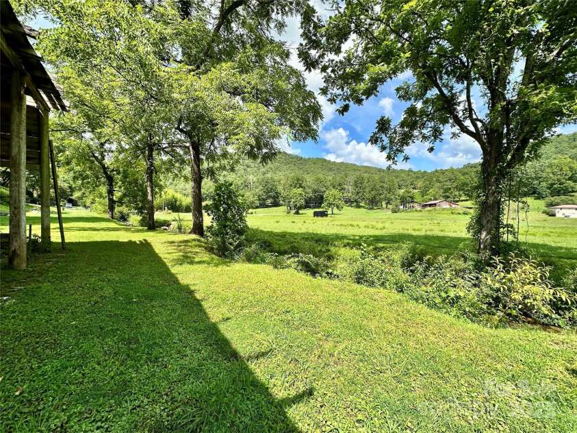 651 Lower Stecoah Road, Robbinsville, NC 28771.  MLS# CAR4293028, YatesRealty ID 32477. 