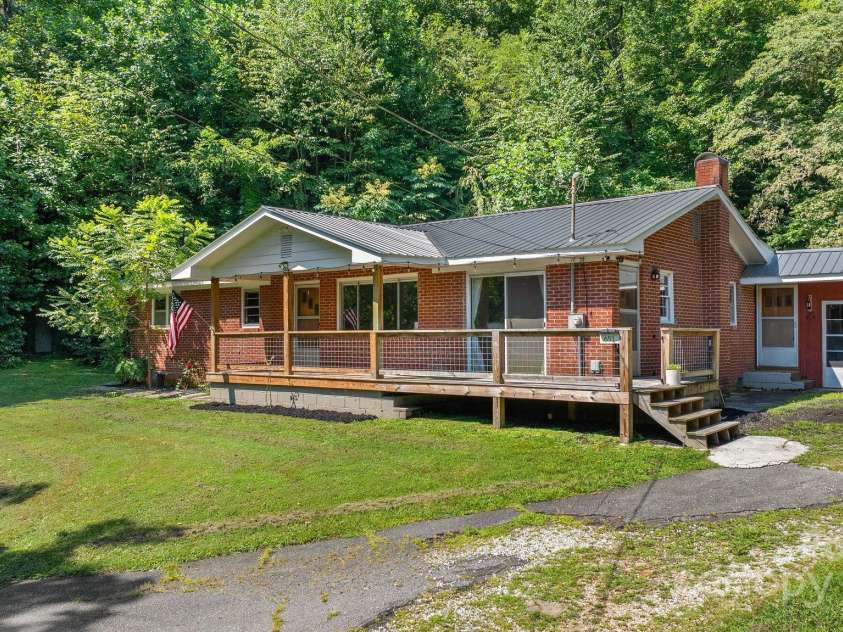 651 Lower Stecoah Road, Robbinsville, NC 28771.  MLS# CAR4293028, YatesRealty ID 32477. Main house