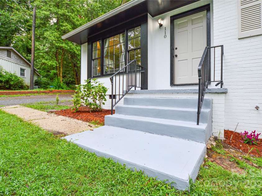 110 Mauney Circle, Gastonia, NC 28052.  MLS# CAR4292700, YatesRealty ID 32479. 