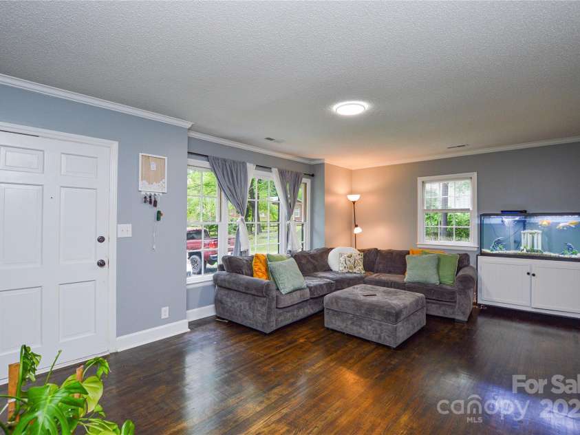 110 Mauney Circle, Gastonia, NC 28052.  MLS# CAR4292700, YatesRealty ID 32479. 