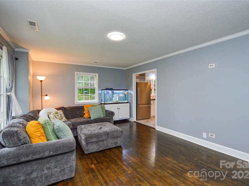 110 Mauney Circle, Gastonia, NC 28052.  MLS# CAR4292700, YatesRealty ID 32479. 