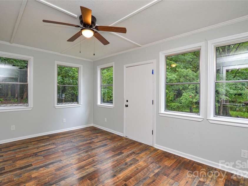 110 Mauney Circle, Gastonia, NC 28052.  MLS# CAR4292700, YatesRealty ID 32479. 