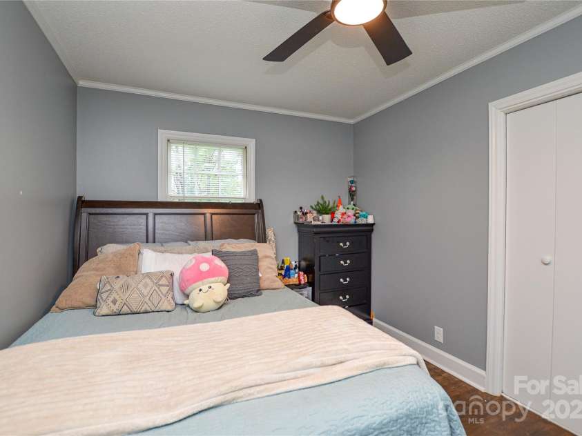 110 Mauney Circle, Gastonia, NC 28052.  MLS# CAR4292700, YatesRealty ID 32479. 