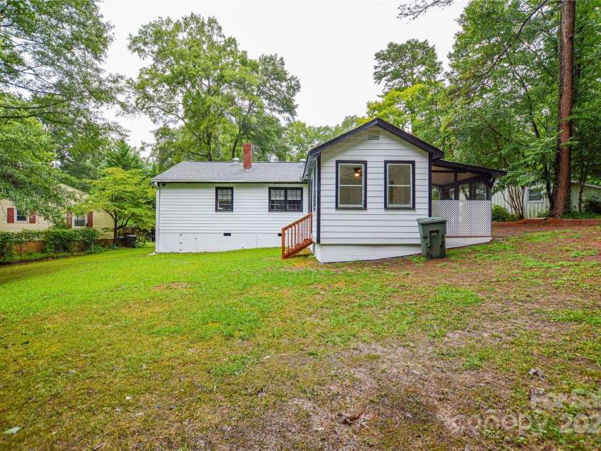 110 Mauney Circle, Gastonia, NC 28052.  MLS# CAR4292700, YatesRealty ID 32479. 