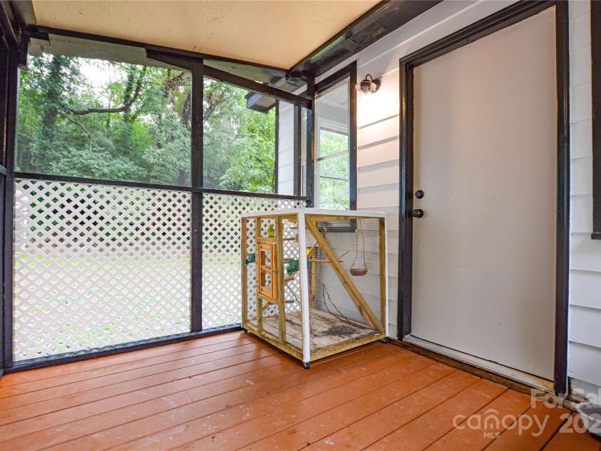 110 Mauney Circle, Gastonia, NC 28052.  MLS# CAR4292700, YatesRealty ID 32479. 