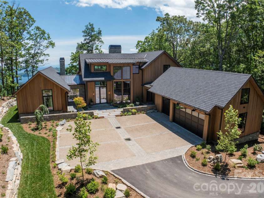 140 Panther Summit Drive, Lake Toxaway, NC 28747.  MLS# CAR4396285, YatesRealty ID 32479. 