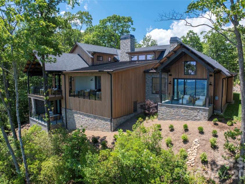 140 Panther Summit Drive, Lake Toxaway, NC 28747.  MLS# CAR4396285, YatesRealty ID 32479. 