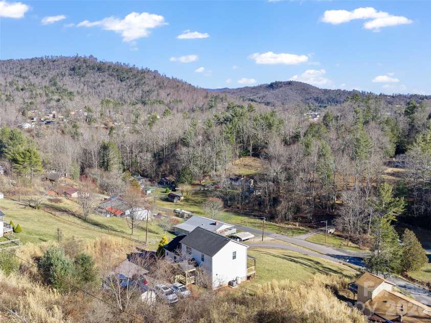 221 Creed Pittman Road, Spruce Pine, NC 28777.  MLS# CAR4337288, YatesRealty ID 3248. 