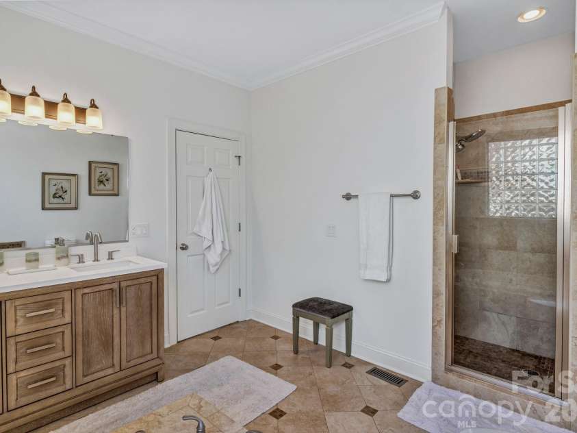 46 Stone House Road, Arden, NC 28704.  MLS# CAR4392059, YatesRealty ID 32481. Primary Bath