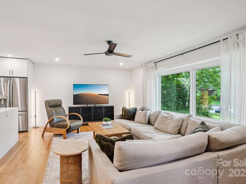 6038 Old Providence Road, Charlotte, NC 28226.  MLS# CAR4289995, YatesRealty ID 32481. 