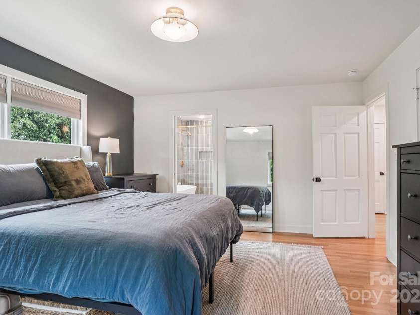 6038 Old Providence Road, Charlotte, NC 28226.  MLS# CAR4289995, YatesRealty ID 32481. 