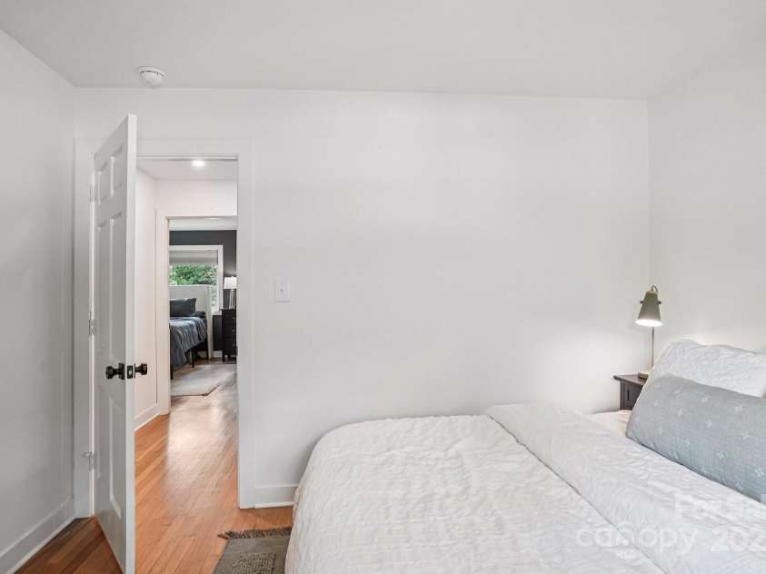 6038 Old Providence Road, Charlotte, NC 28226.  MLS# CAR4289995, YatesRealty ID 32481. 