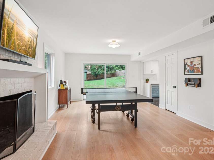 6038 Old Providence Road, Charlotte, NC 28226.  MLS# CAR4289995, YatesRealty ID 32481. 