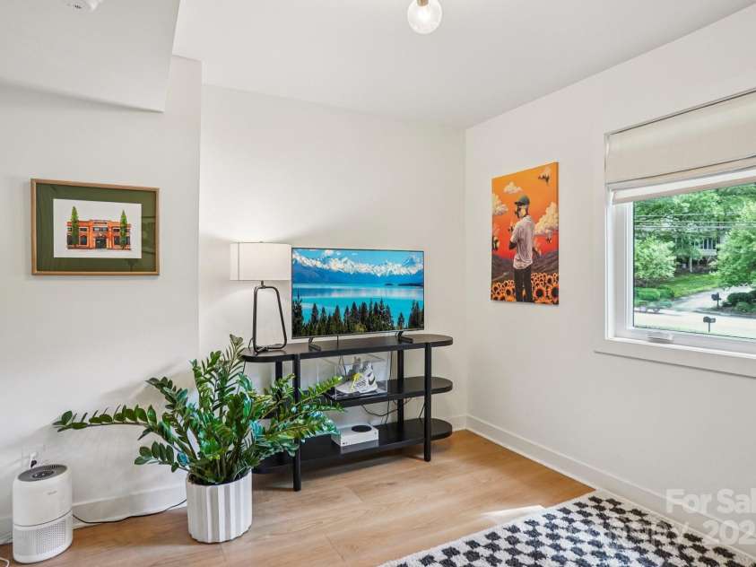 6038 Old Providence Road, Charlotte, NC 28226.  MLS# CAR4289995, YatesRealty ID 32481. 