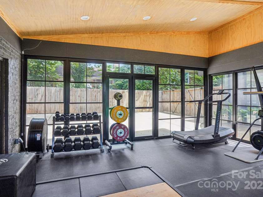 6038 Old Providence Road, Charlotte, NC 28226.  MLS# CAR4289995, YatesRealty ID 32481. 