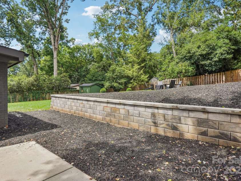 6038 Old Providence Road, Charlotte, NC 28226.  MLS# CAR4289995, YatesRealty ID 32481. 