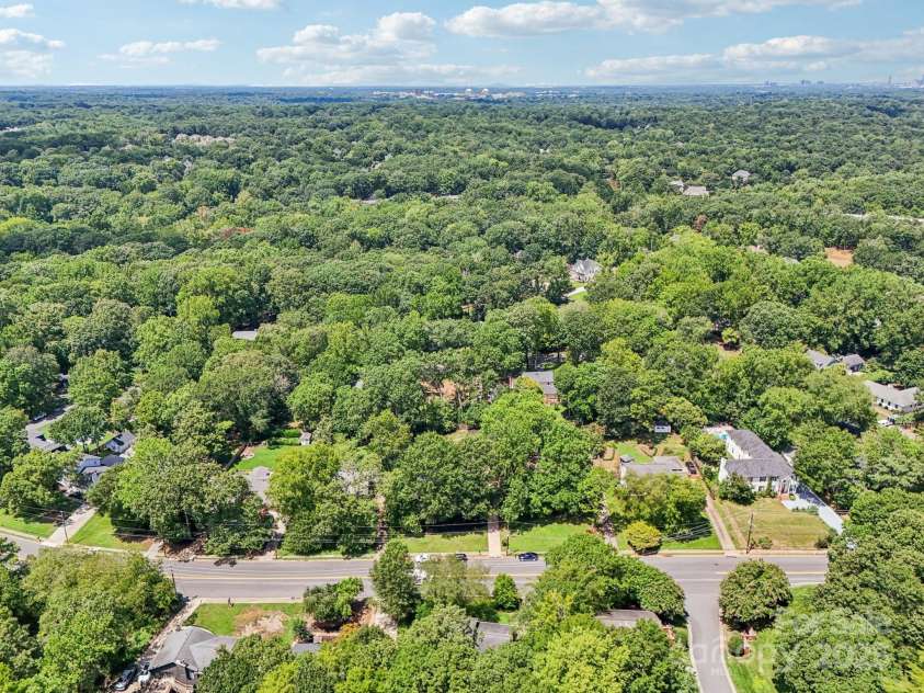 6038 Old Providence Road, Charlotte, NC 28226.  MLS# CAR4289995, YatesRealty ID 32481. 