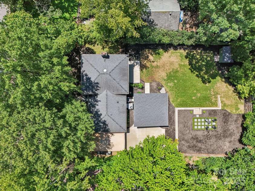 6038 Old Providence Road, Charlotte, NC 28226.  MLS# CAR4289995, YatesRealty ID 32481. 