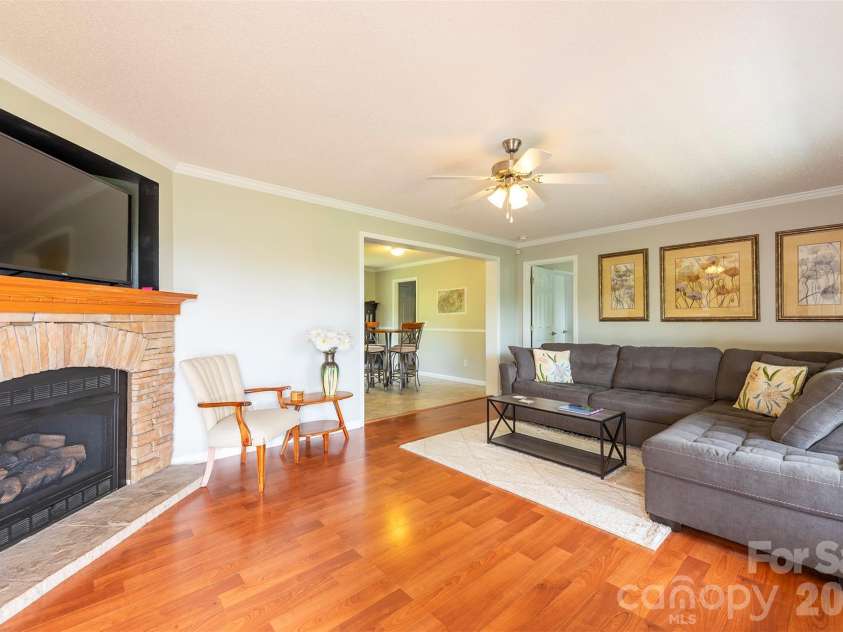 25 Inglescott Way, Alexander, NC 28701.  MLS# CAR4389101, YatesRealty ID 32482. 