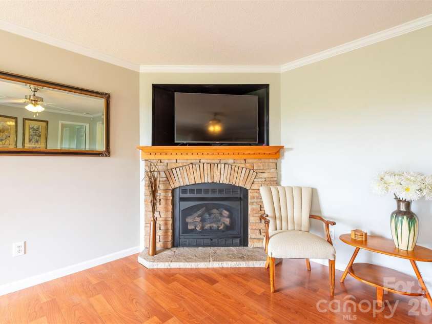 25 Inglescott Way, Alexander, NC 28701.  MLS# CAR4389101, YatesRealty ID 32482. 