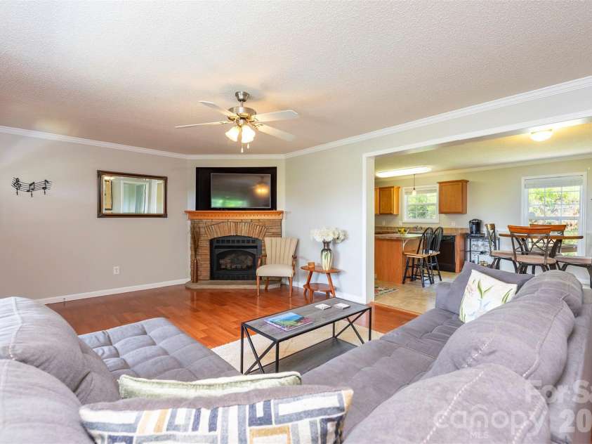 25 Inglescott Way, Alexander, NC 28701.  MLS# CAR4389101, YatesRealty ID 32482. 
