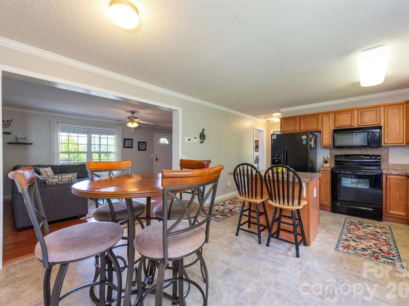 25 Inglescott Way, Alexander, NC 28701.  MLS# CAR4389101, YatesRealty ID 32482. 