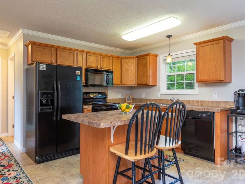 25 Inglescott Way, Alexander, NC 28701.  MLS# CAR4389101, YatesRealty ID 32482. 