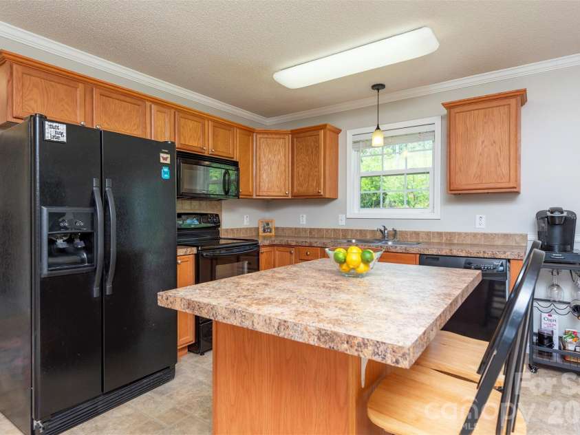 25 Inglescott Way, Alexander, NC 28701.  MLS# CAR4389101, YatesRealty ID 32482. 