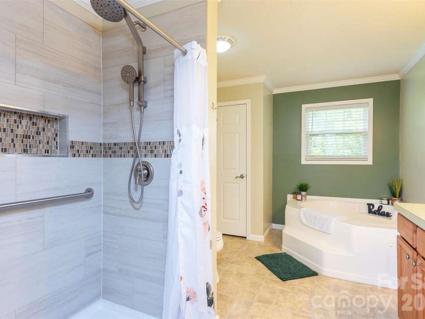 25 Inglescott Way, Alexander, NC 28701.  MLS# CAR4389101, YatesRealty ID 32482. 