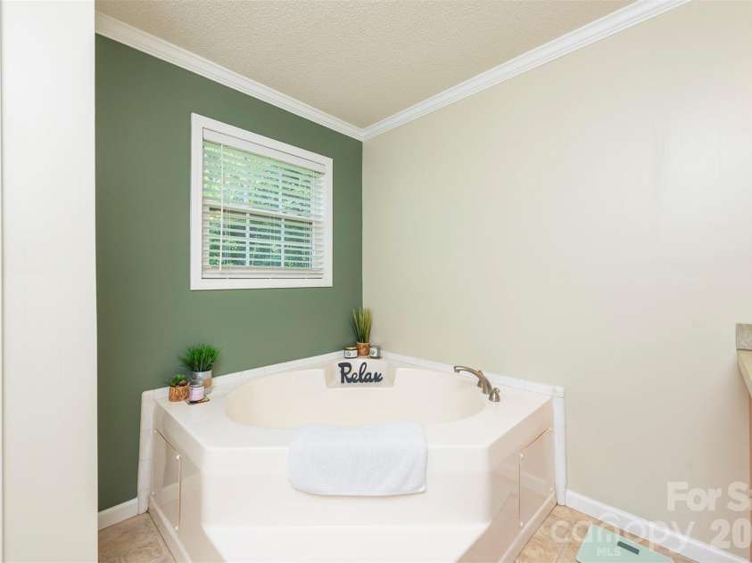 25 Inglescott Way, Alexander, NC 28701.  MLS# CAR4389101, YatesRealty ID 32482. 