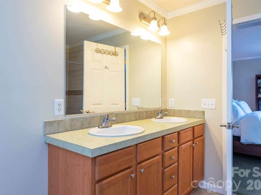 25 Inglescott Way, Alexander, NC 28701.  MLS# CAR4389101, YatesRealty ID 32482. 