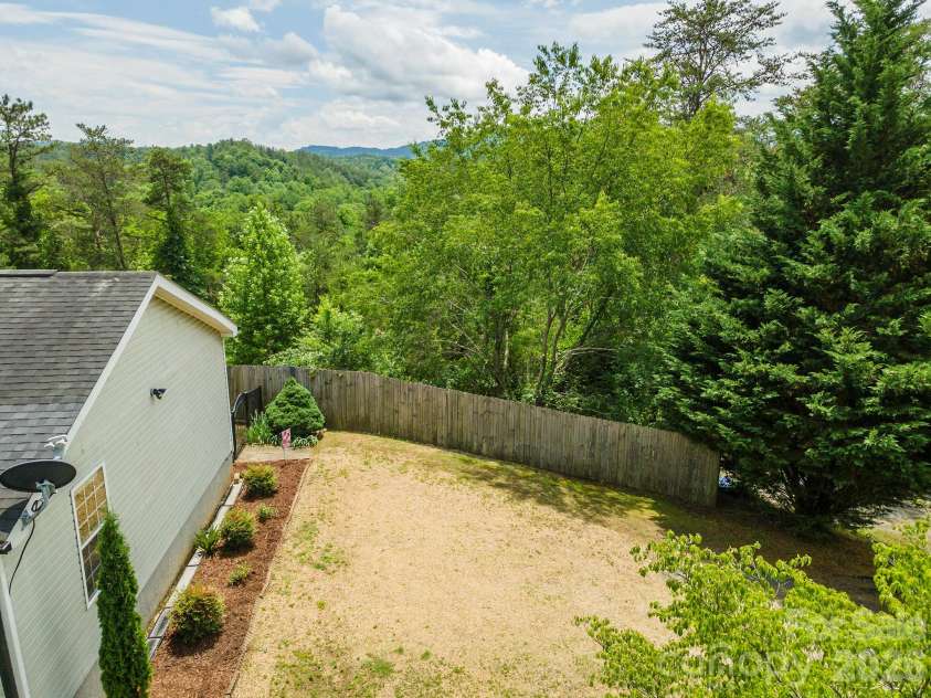 25 Inglescott Way, Alexander, NC 28701.  MLS# CAR4389101, YatesRealty ID 32482. 