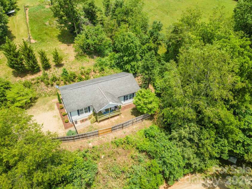 25 Inglescott Way, Alexander, NC 28701.  MLS# CAR4389101, YatesRealty ID 32482. 