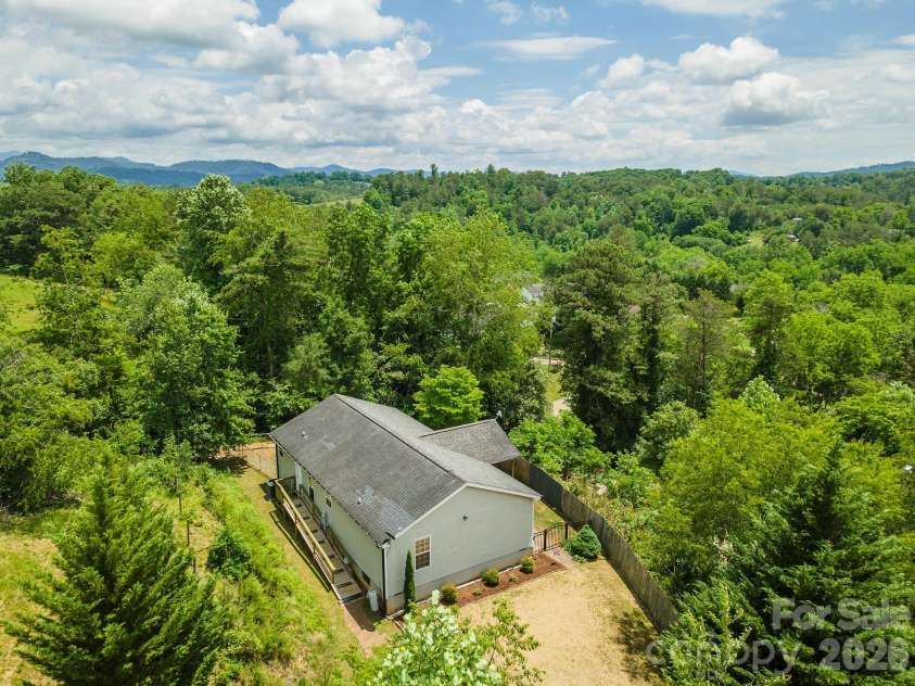 25 Inglescott Way, Alexander, NC 28701.  MLS# CAR4389101, YatesRealty ID 32482. 