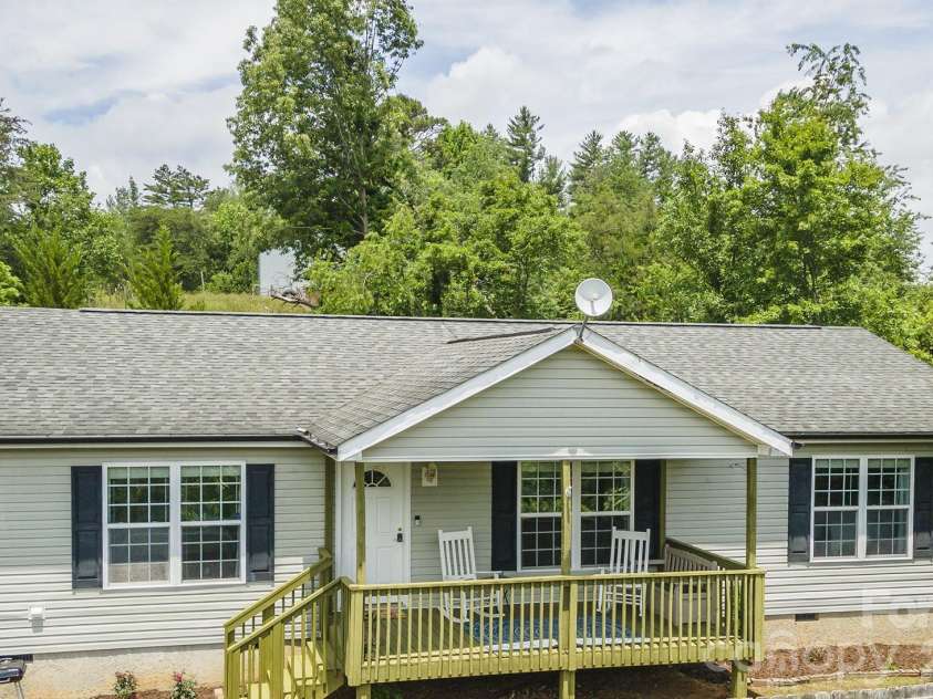 25 Inglescott Way, Alexander, NC 28701.  MLS# CAR4389101, YatesRealty ID 32482. 