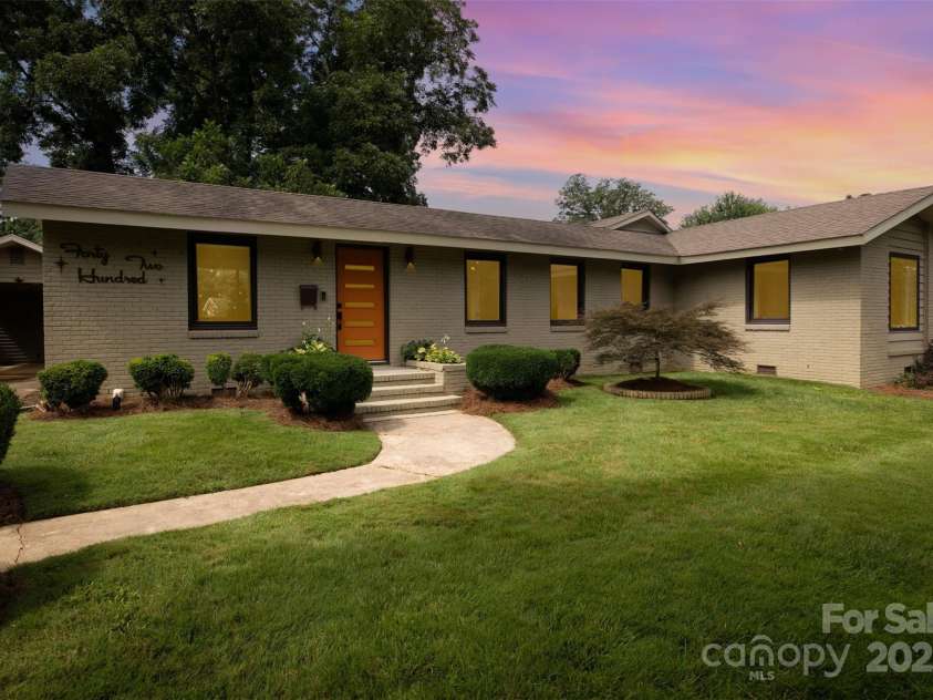 4200 Firethorne Road, Charlotte, NC 28205.  MLS# CAR4291370, YatesRealty ID 32482. 