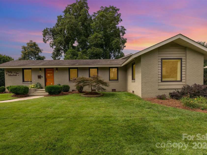 4200 Firethorne Road, Charlotte, NC 28205.  MLS# CAR4291370, YatesRealty ID 32482. 