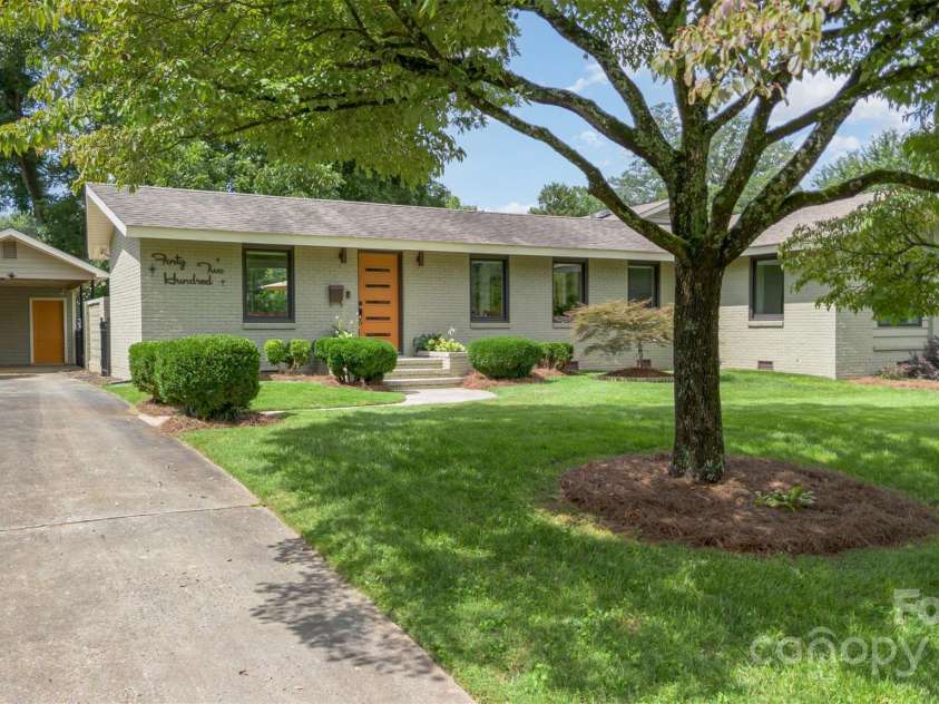 4200 Firethorne Road, Charlotte, NC 28205.  MLS# CAR4291370, YatesRealty ID 32482. 