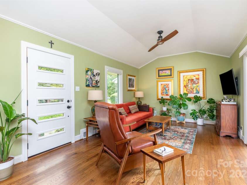 4200 Firethorne Road, Charlotte, NC 28205.  MLS# CAR4291370, YatesRealty ID 32482. 