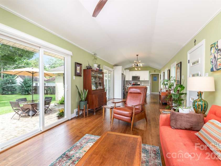 4200 Firethorne Road, Charlotte, NC 28205.  MLS# CAR4291370, YatesRealty ID 32482. 