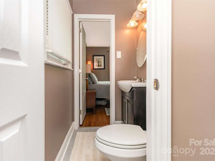 4200 Firethorne Road, Charlotte, NC 28205.  MLS# CAR4291370, YatesRealty ID 32482. 