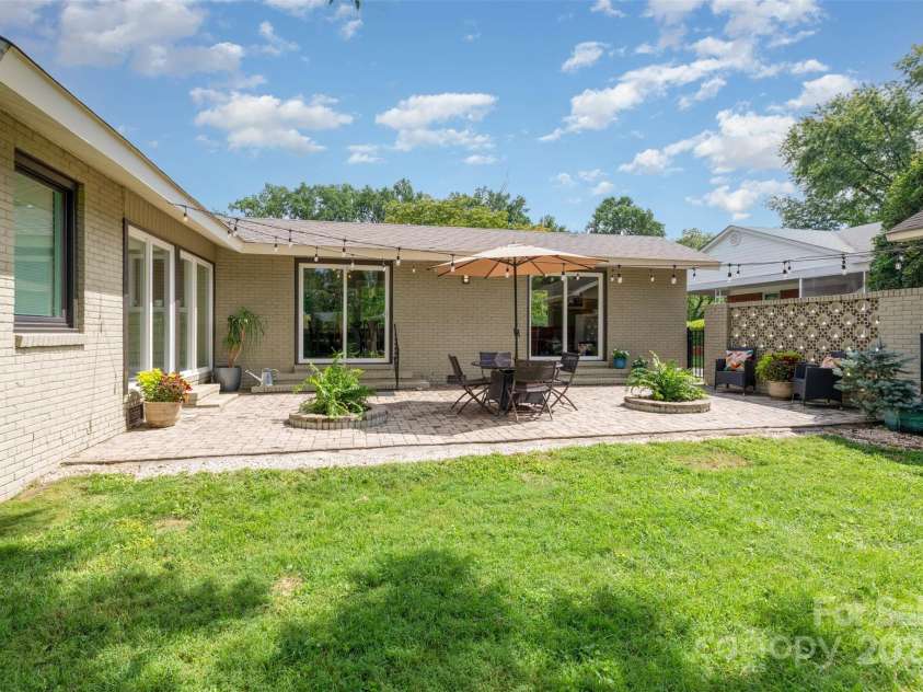 4200 Firethorne Road, Charlotte, NC 28205.  MLS# CAR4291370, YatesRealty ID 32482. 