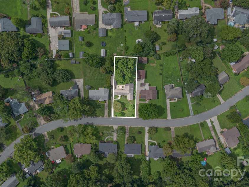 4200 Firethorne Road, Charlotte, NC 28205.  MLS# CAR4291370, YatesRealty ID 32482. 