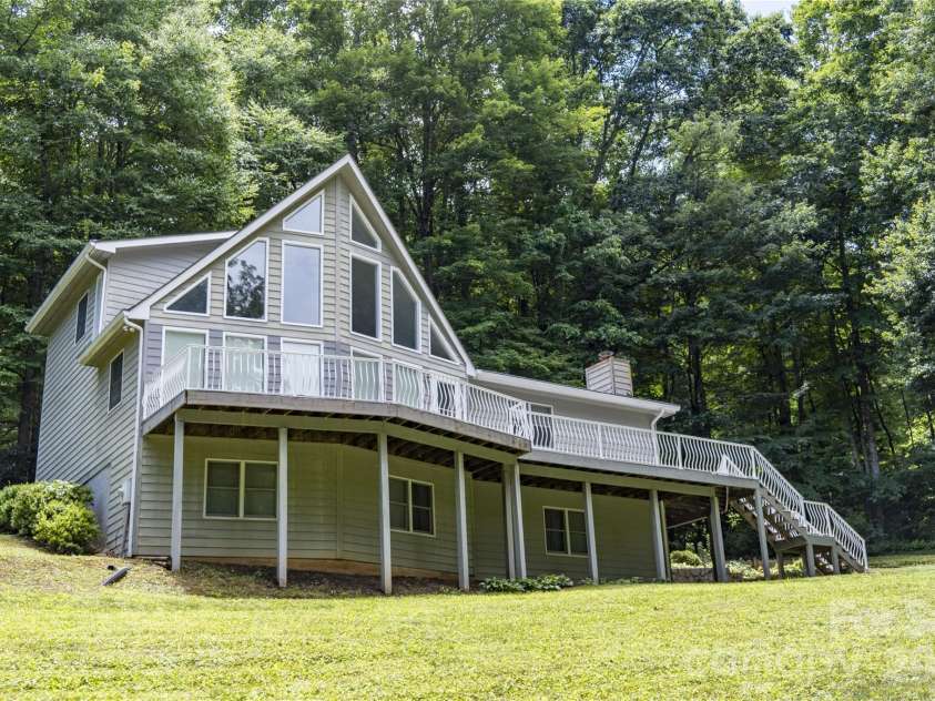 101 Friar Tuck Lane, Maggie Valley, NC 28751.  MLS# CAR4395488, YatesRealty ID 32483. 