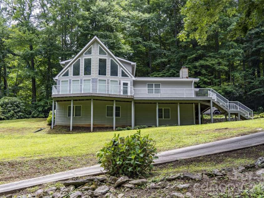101 Friar Tuck Lane, Maggie Valley, NC 28751.  MLS# CAR4395488, YatesRealty ID 32483. 