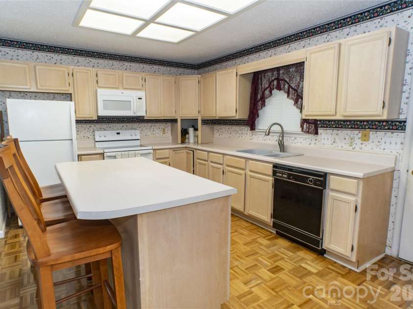 101 Friar Tuck Lane, Maggie Valley, NC 28751.  MLS# CAR4395488, YatesRealty ID 32483. 