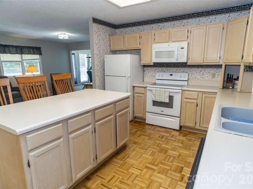 101 Friar Tuck Lane, Maggie Valley, NC 28751.  MLS# CAR4395488, YatesRealty ID 32483. 