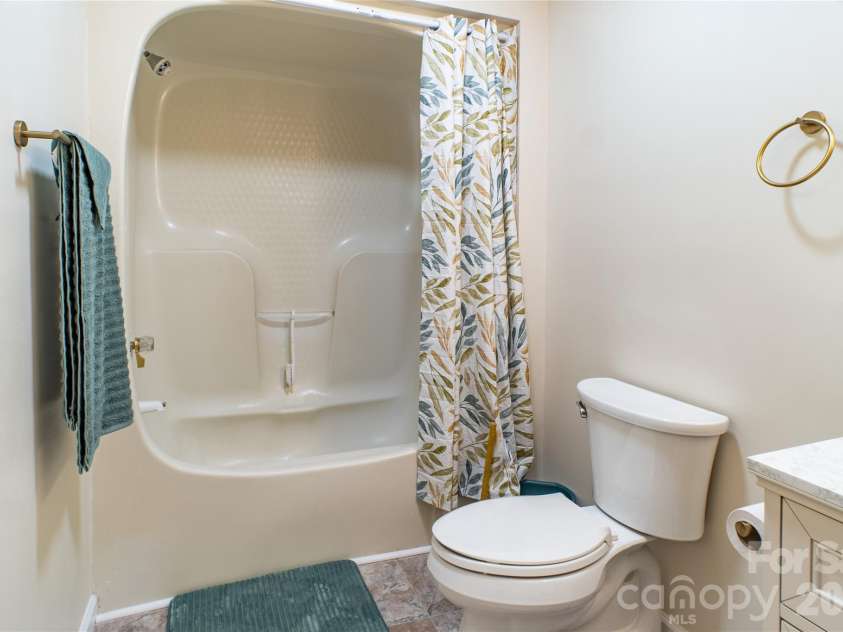 101 Friar Tuck Lane, Maggie Valley, NC 28751.  MLS# CAR4395488, YatesRealty ID 32483. 