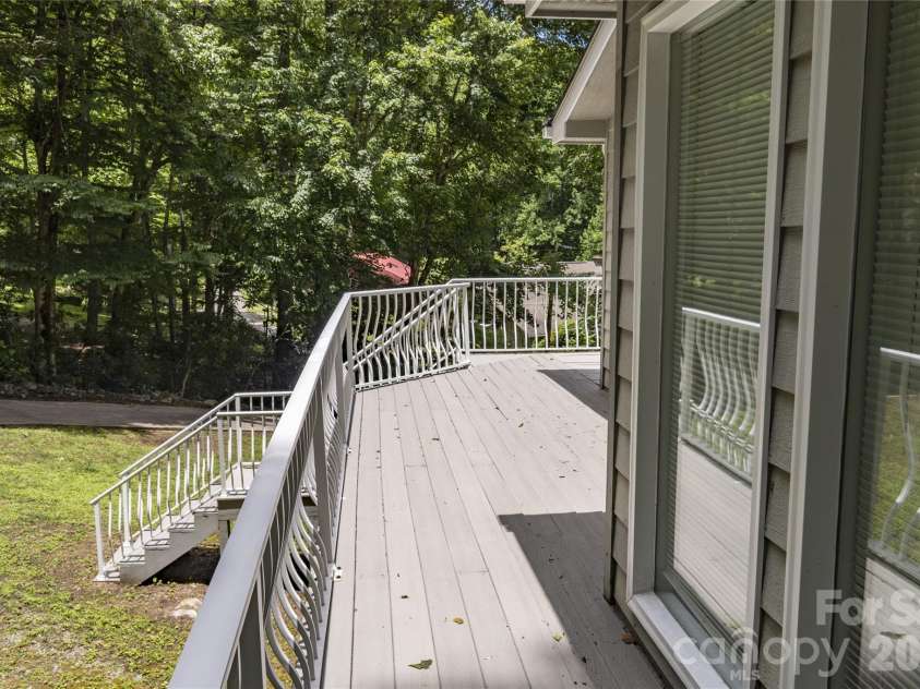 101 Friar Tuck Lane, Maggie Valley, NC 28751.  MLS# CAR4395488, YatesRealty ID 32483. 
